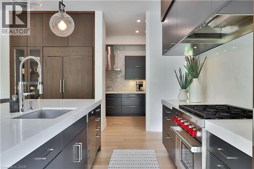 1102 Crestview Street, Oakville, ON 