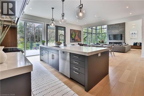1102 Crestview Street, Oakville, ON 