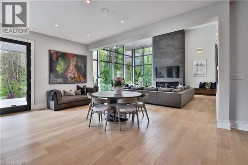 1102 Crestview Street, Oakville, ON 