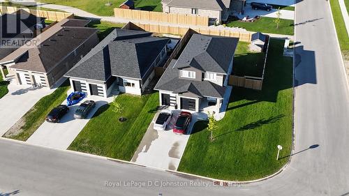 380 MARY ROSE AVENUE , Saugeen Shores, Ontario N0H 2C3 2
