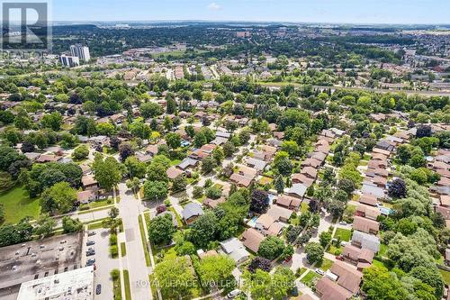 14 Ruskview Road, Kitchener, ON 