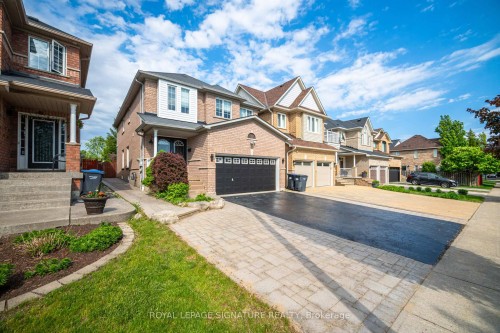 901 Knotty Pine Grove, Mississauga, ON - Outdoor With Facade