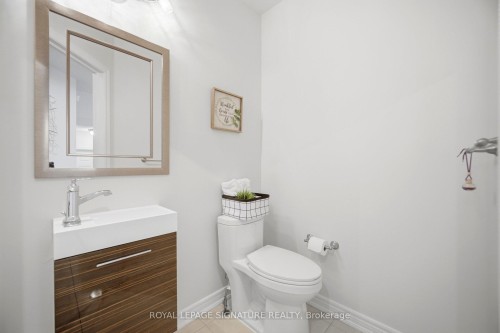 901 Knotty Pine Grove, Mississauga, ON - Indoor Photo Showing Bathroom