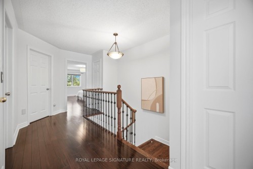 901 Knotty Pine Grove, Mississauga, ON - Indoor Photo Showing Other Room