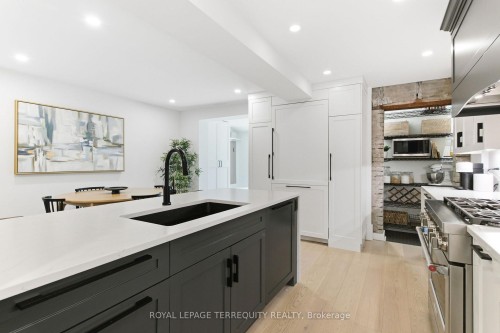 1775 Gerrard Street E, Toronto, ON - Indoor Photo Showing Kitchen With Upgraded Kitchen