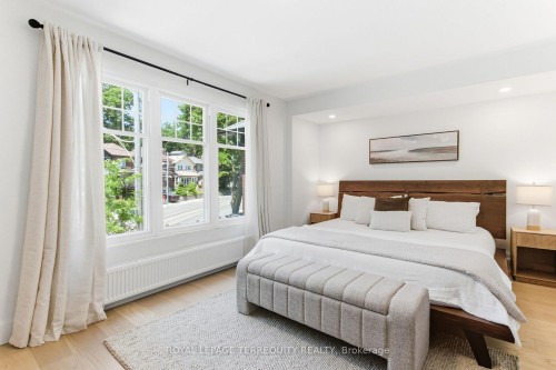 1775 Gerrard Street E, Toronto, ON - Indoor Photo Showing Bedroom