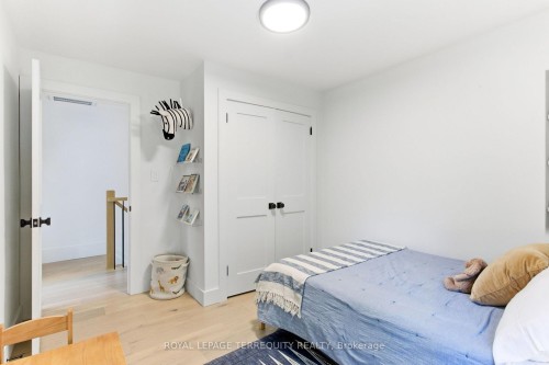 1775 Gerrard Street E, Toronto, ON - Indoor Photo Showing Bedroom
