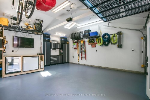 1775 Gerrard Street E, Toronto, ON - Indoor Photo Showing Other Room