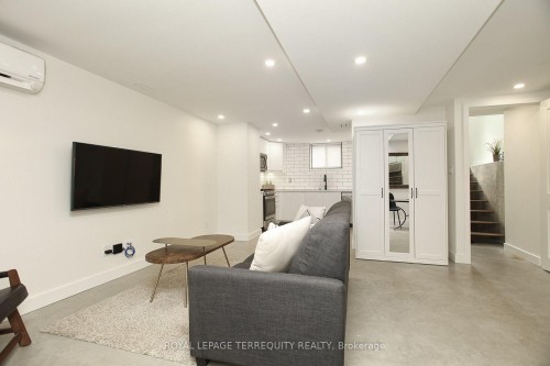 1775 Gerrard Street E, Toronto, ON - Indoor