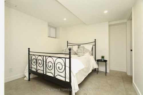 1775 Gerrard Street E, Toronto, ON - Indoor Photo Showing Bedroom