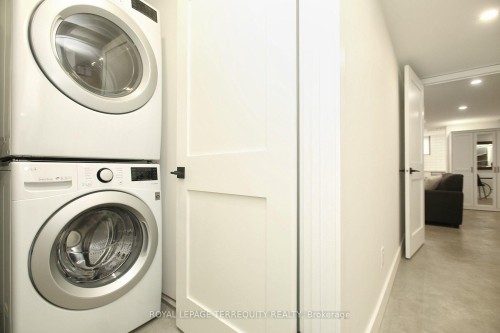 1775 Gerrard Street E, Toronto, ON - Indoor Photo Showing Laundry Room