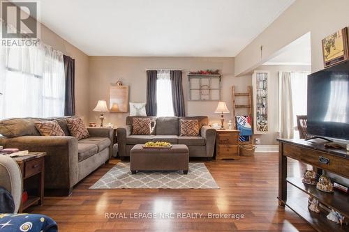 267 Killaly Street E, Port Colborne (Killaly East), ON - Indoor Photo Showing Living Room
