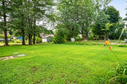 Courtyard - 100 Rue Devon, Baie-D'Urfé, QC - Outdoor