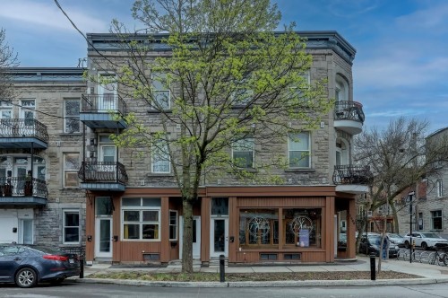 Front of Structure - 2010 Av. Laurier E., Montréal (Le Plateau-Mont-Royal), QC 