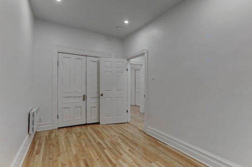 Bedroom - 2010 Av. Laurier E., Montréal (Le Plateau-Mont-Royal), QC 