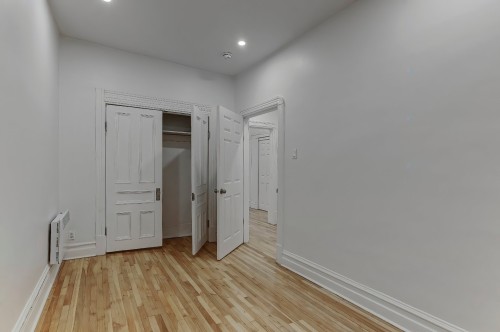 Bedroom - 2010 Av. Laurier E., Montréal (Le Plateau-Mont-Royal), QC 