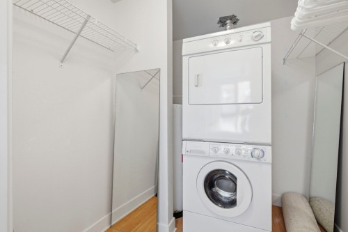 Closet - 343-950 Rue Notre-Dame O., Montréal (Le Sud-Ouest), QC - Indoor Photo Showing Laundry Room