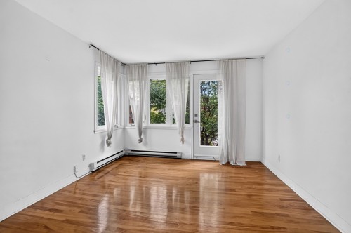 Salon - 10377 Rue Prieur O., Montréal (Ahuntsic-Cartierville), QC - Indoor Photo Showing Other Room