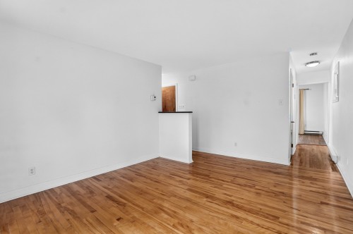 Salon - 10377 Rue Prieur O., Montréal (Ahuntsic-Cartierville), QC - Indoor Photo Showing Other Room
