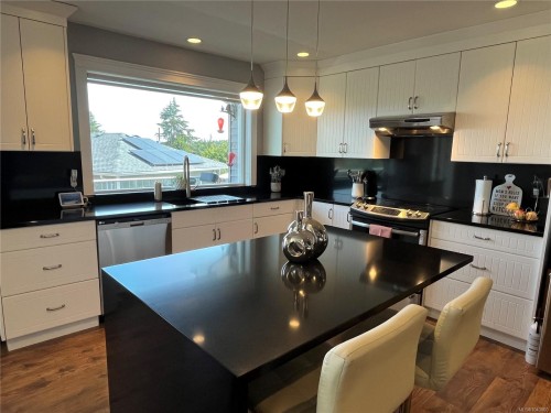 1950 Estevan Rd, Nanaimo, BC 