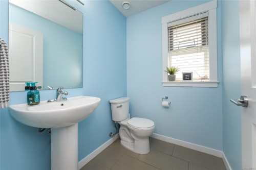 829 Tracker Pl, Comox, BC 