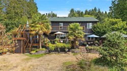 11007 Cedar Lane North Saanich, BC V8L 5R1