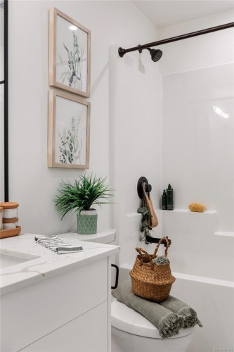 #205-1114 Samar Cres, Langford, BC - Indoor Photo Showing Bathroom