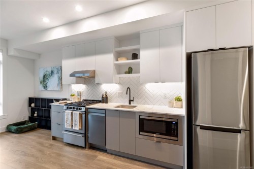 #205-1114 Samar Cres, Langford, BC - Indoor Photo Showing Kitchen With Upgraded Kitchen