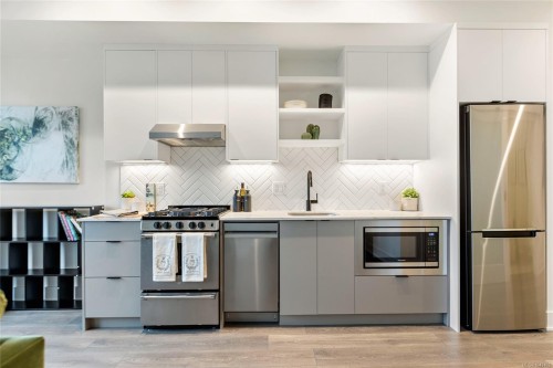 #205-1114 Samar Cres, Langford, BC - Indoor Photo Showing Kitchen With Upgraded Kitchen