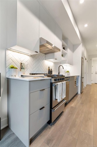 #205-1114 Samar Cres, Langford, BC - Indoor Photo Showing Kitchen With Upgraded Kitchen