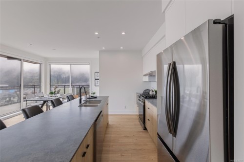 #302-1114 Samar Cres, Langford, BC - Indoor Photo Showing Kitchen With Double Sink