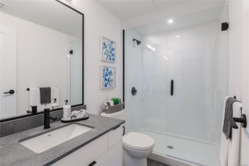 #302-1114 Samar Cres, Langford, BC - Indoor Photo Showing Bathroom