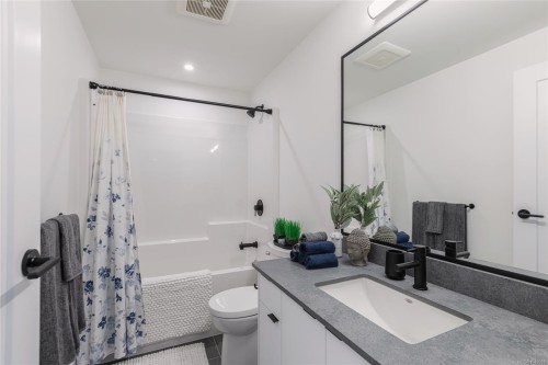 #302-1114 Samar Cres, Langford, BC - Indoor Photo Showing Bathroom