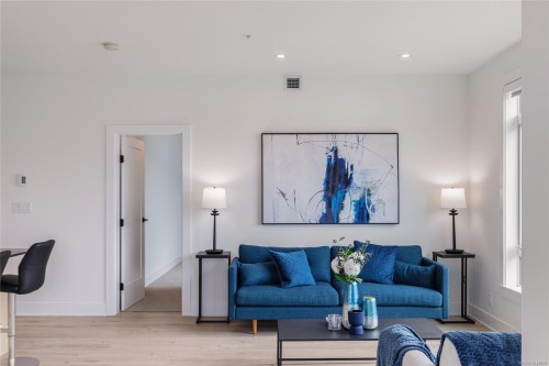 #302-1114 Samar Cres, Langford, BC - Indoor Photo Showing Living Room