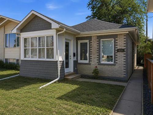 615 Goulding ST  Winnipeg, MB R3G 2S3