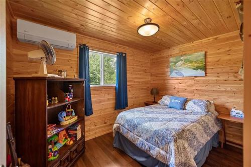 52927 Main St, Manigotagan, MB 