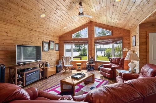 52927 Main St, Manigotagan, MB 