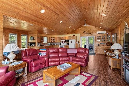 52927 Main St, Manigotagan, MB 