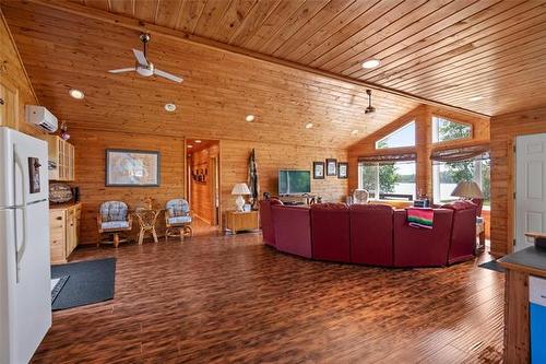 52927 Main St, Manigotagan, MB 