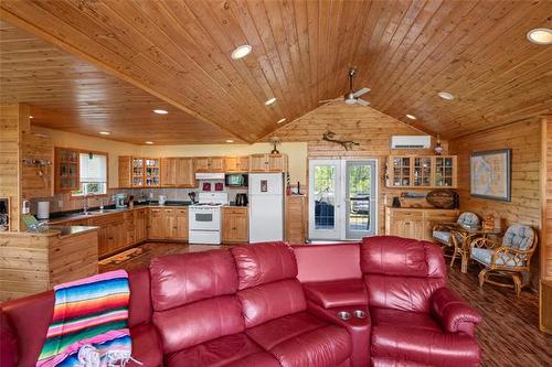 52927 Main St, Manigotagan, MB 
