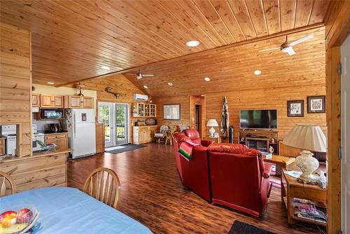 52927 Main St, Manigotagan, MB 