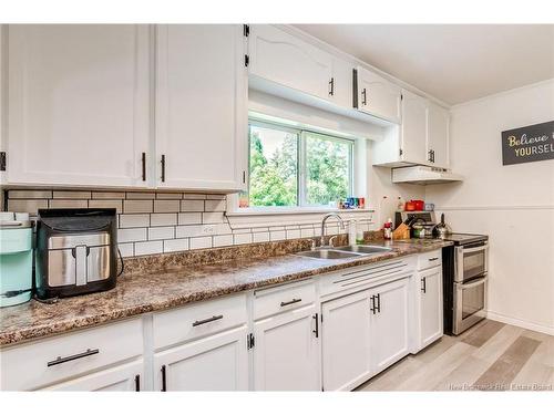 298 Westmorland Rd, Saint John, NB - Indoor Photo Showing Kitchen With Double Sink