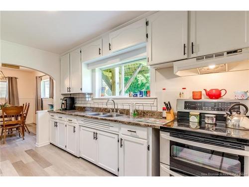 298 Westmorland Rd, Saint John, NB - Indoor Photo Showing Kitchen With Double Sink