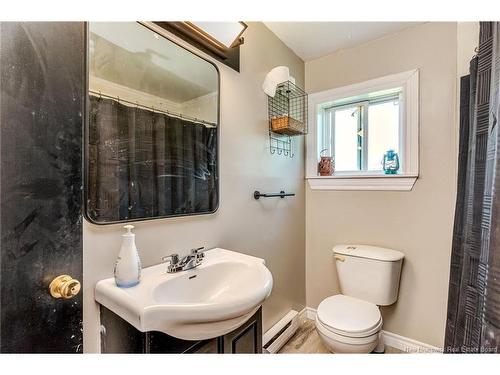 298 Westmorland Rd, Saint John, NB - Indoor Photo Showing Bathroom
