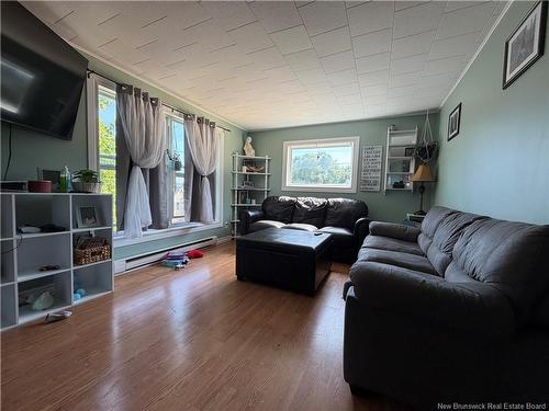 298 Westmorland Rd, Saint John, NB - Indoor Photo Showing Living Room