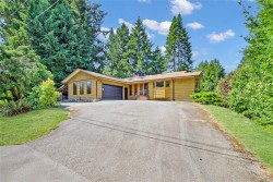 1051 Glen Urquhart Dr Courtenay, BC V9N 3Y3