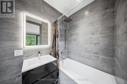 1617 Trotwood Avenue, Mississauga, ON - Indoor Photo Showing Bathroom
