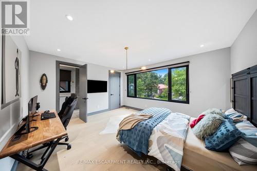 1617 Trotwood Avenue, Mississauga, ON - Indoor Photo Showing Bedroom