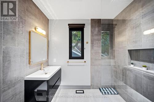 1617 Trotwood Avenue, Mississauga, ON - Indoor Photo Showing Bathroom