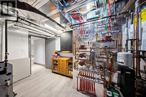 1617 Trotwood Avenue, Mississauga, ON - Indoor Photo Showing Basement
